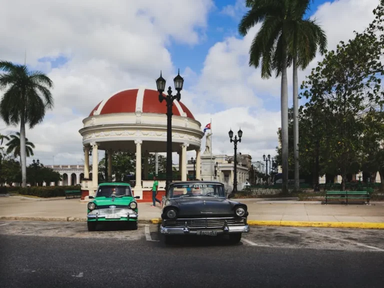 Cienfuegos Culture Guide: Music, Food, and Local Life