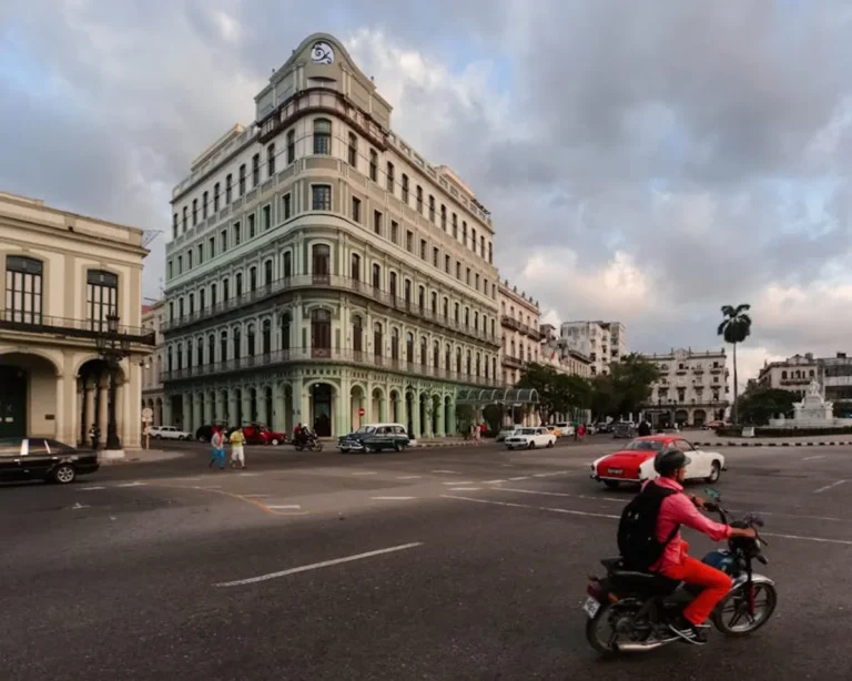 Santiago de Cuba Culture Guide: Music, Food, and Local Life