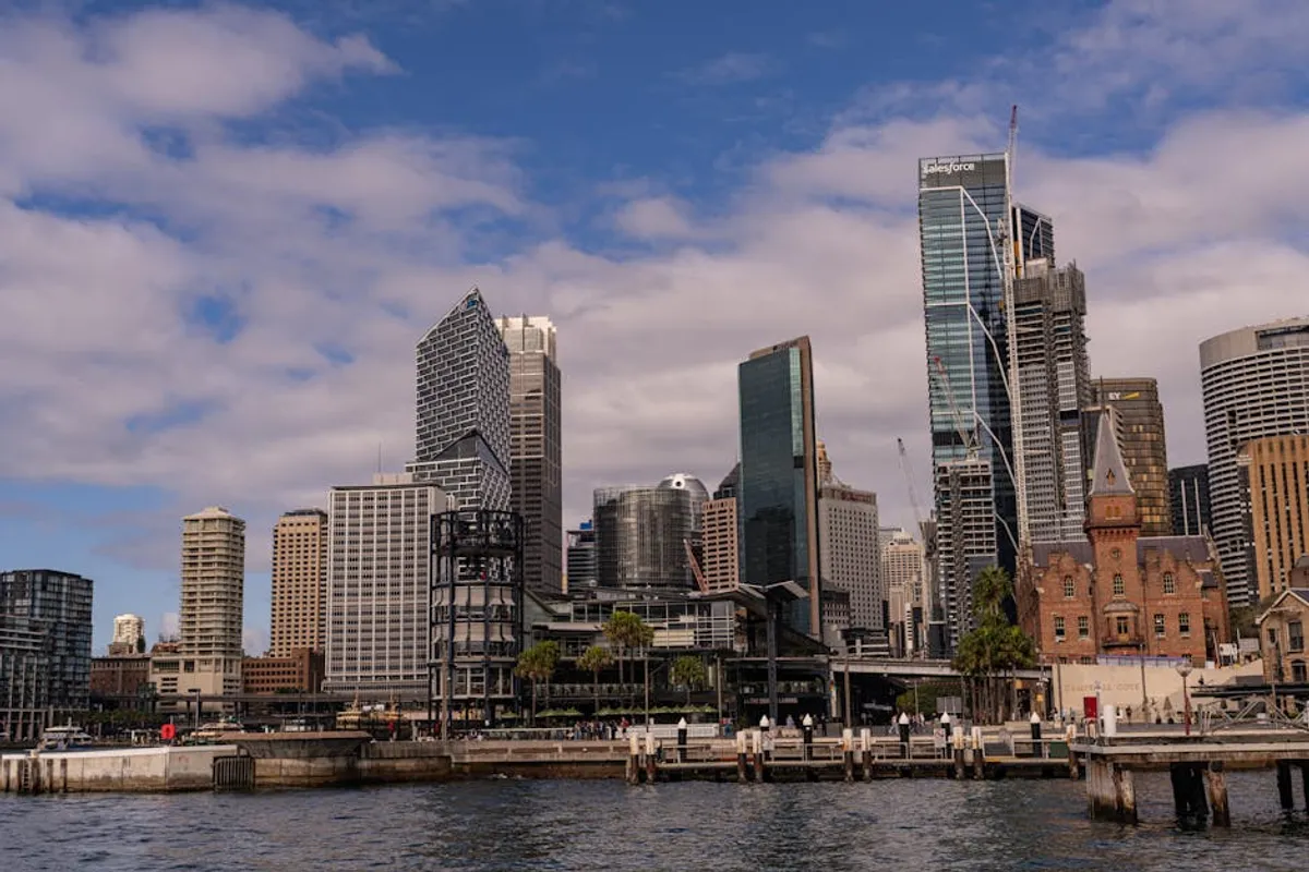 Things to Do in Sydney: What Destination Guides Can Teach Travel Writers